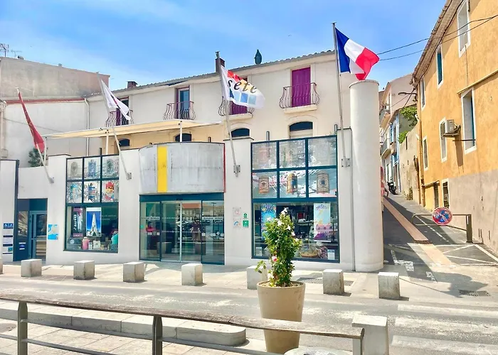 Grand Studio Sur La Marine